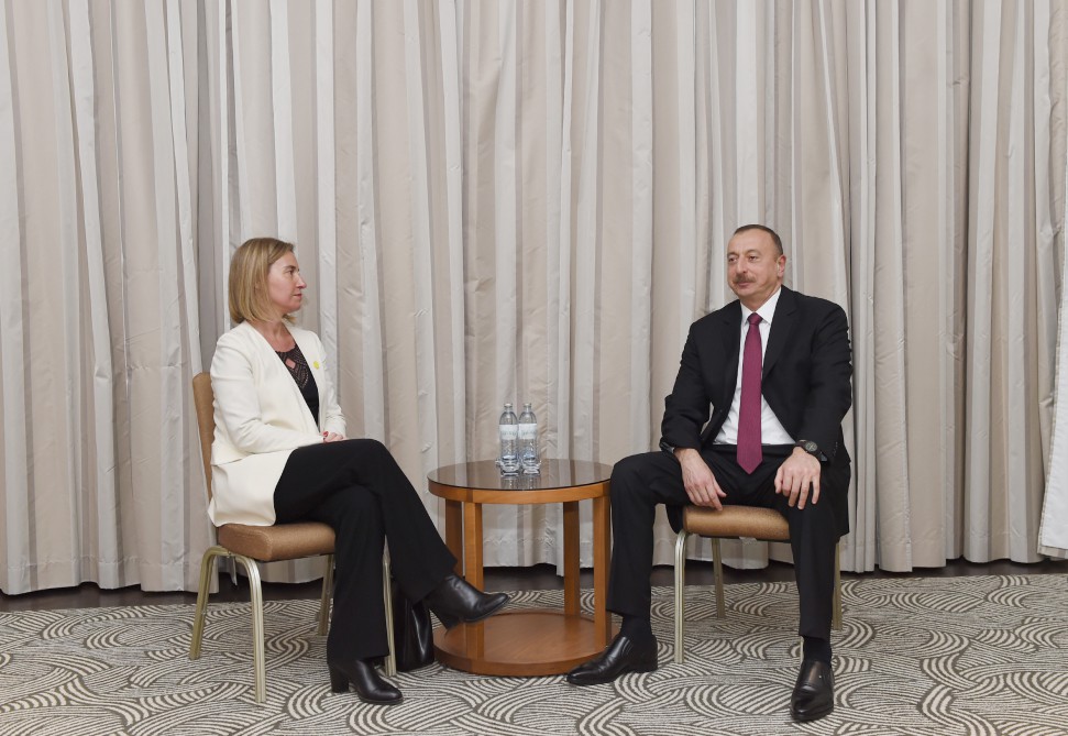 İlham Əliyev Vyanada Moqerini ilə görüşdü