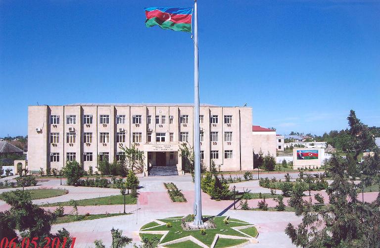 Prezident Yardımlıya və Qazaxa icra başçısı təyin etdi