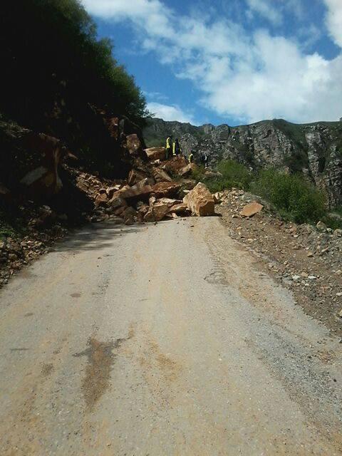 Xınalıq yolu bağlandı