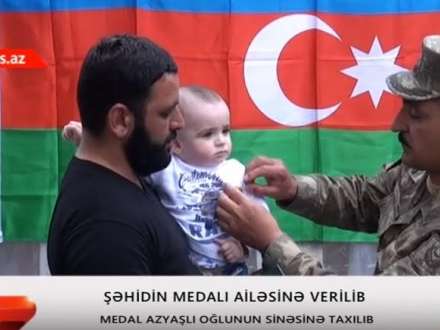 Şəkidə şəhidin medalı azyaşlı oğluna verildi – VİDEO