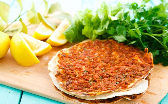 Ətli Lahmacun