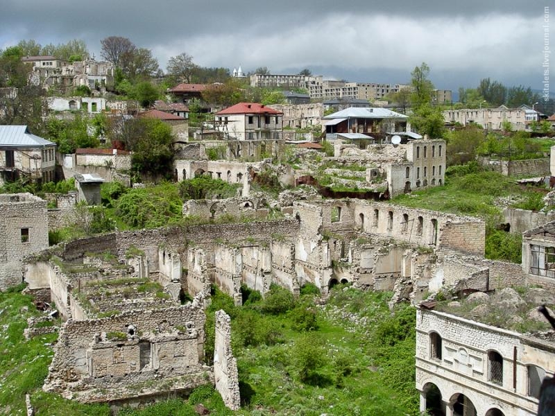 “Sarkisyan Moskvaya yalvarıb”