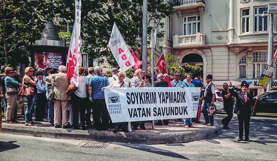 Türkiyə ayağa qalxdı: “Biz soykırım yapmadık, vatanı savunduk”