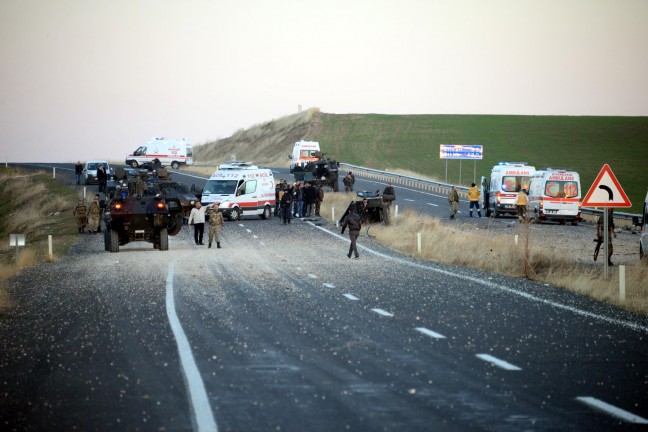 Bu gündən bu yollar bağlıdır – Diqqət