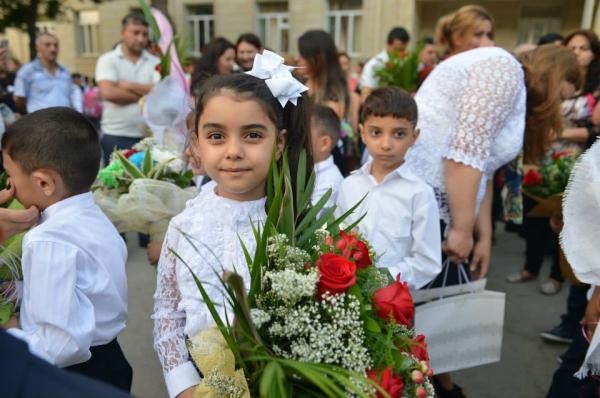 Birinci sinfə qəbul imtahanlarının sualları olduqca çətindir