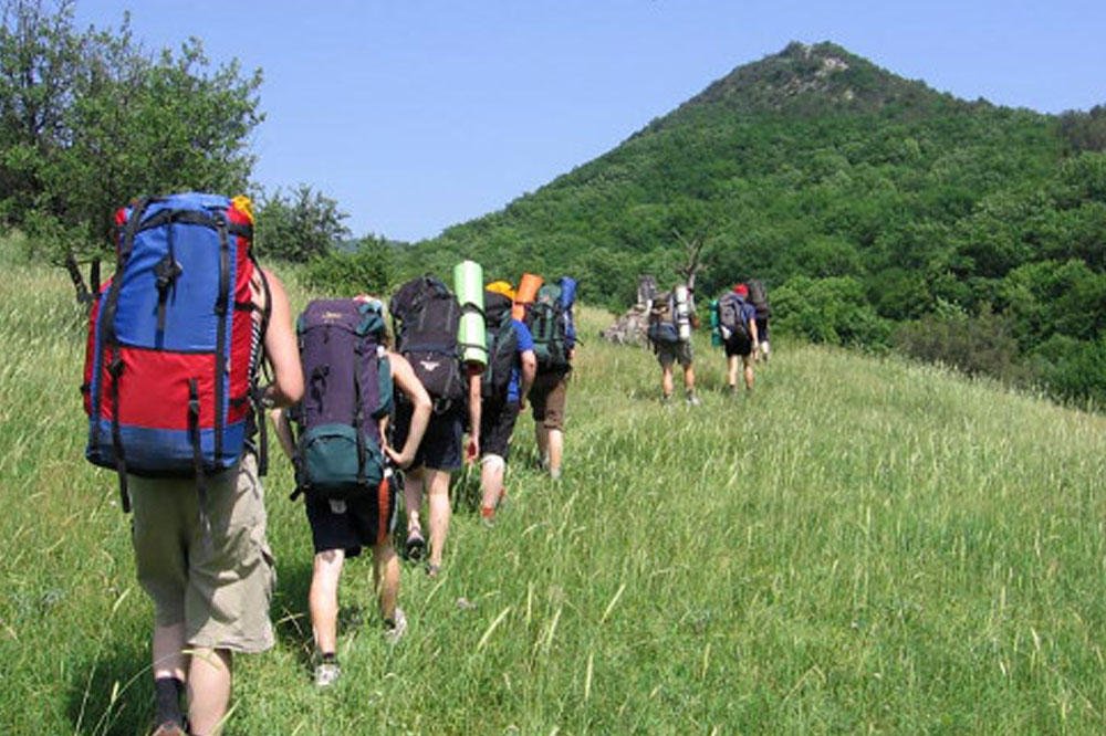 Məktəblərdə  turizm proqramının tətbiqinə çox gecikmişik-RƏY