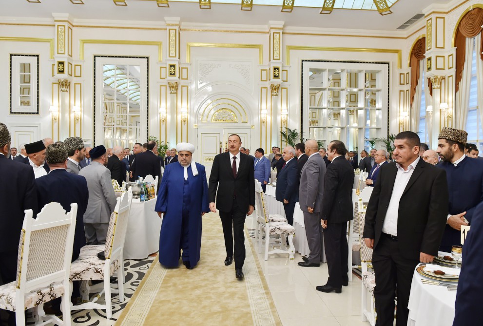 Prezident İlham Əliyev iftar mərasimində iştirak edib