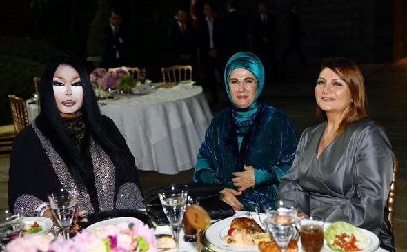 Prezident şou-biznes ulduzlarına iftar verdi