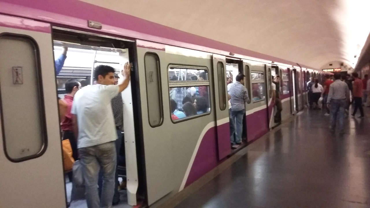 Bakı metrosu sabahdan yay qrafikinə keçir