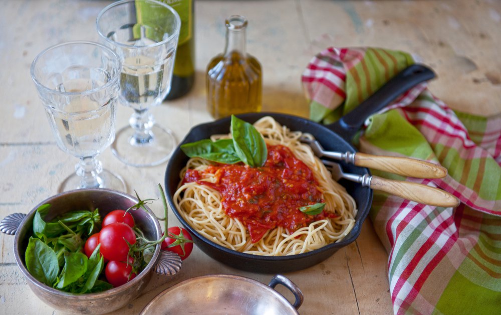Tələbələrin dostu- pomidor souslu spagetti