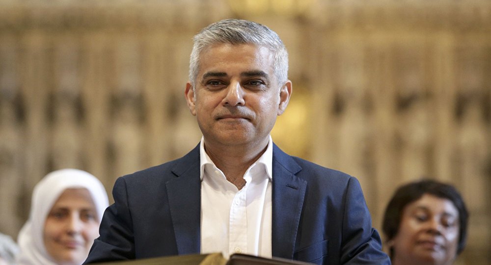 London ayağa qalxdı: “Sadiq Xan prezident olsun”