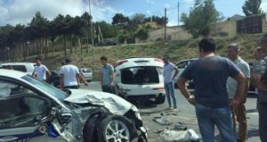 Bakıda yol polisinin maşınını vurub yararsız hala saldılar