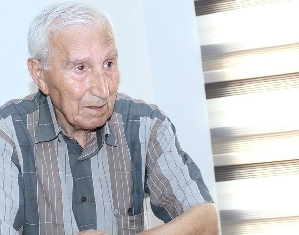 “ Borcun içində üzürəm, borc almağa adam qalmayıb” -Məşhur diktor