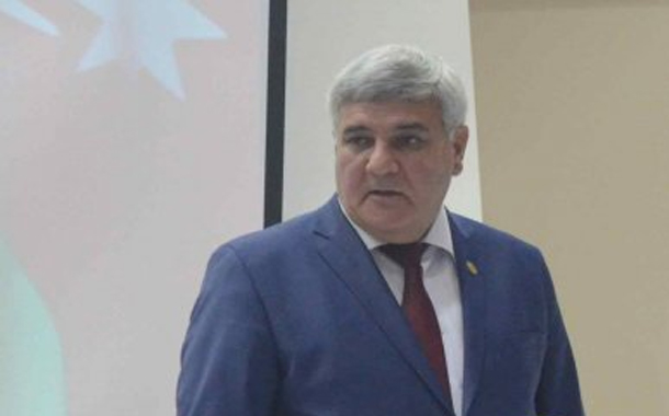 Sabirabad İcra Hakimiyyətində  cırıq bayraq-VİDEO