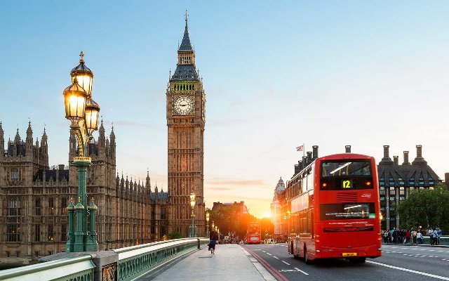 Azərbaycanlı jurnalistlər London, İstanbul və Moskvaya göndəriləcək