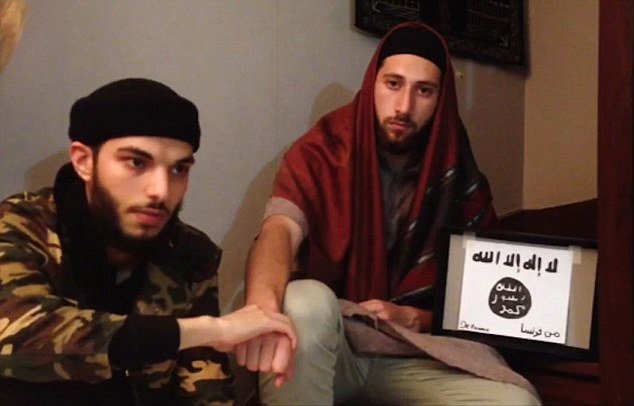 İŞİD rahibi öldürən qatilin görüntülərini yayımladı – VİDEO