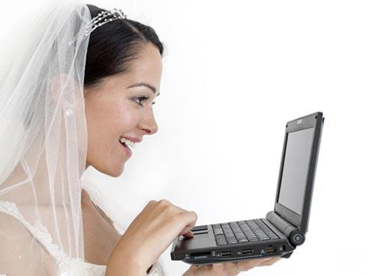İtaliyada “Skype”da baş tutmuş nikah etibarlı sayıldı