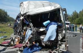 Tailandda sərnişin avtobusu qəzaya uğrayıb: 6 ölü, 30 yaralı