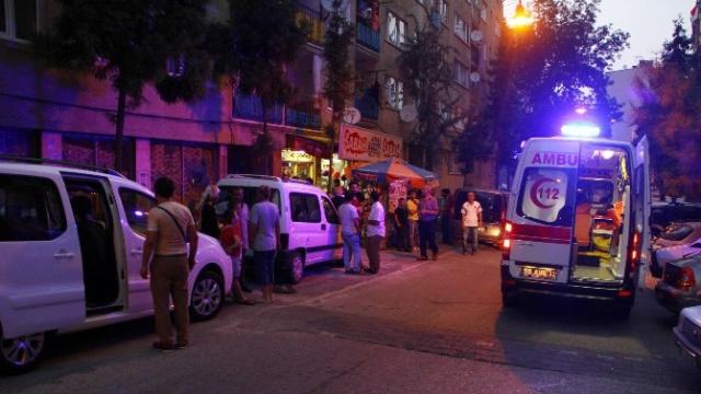 Ana iki qızını doğradı