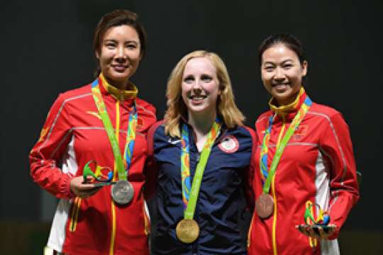 Olimpiadanın ilk qızıl medalını amerikalı qazandı