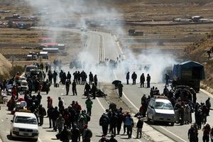 Boliviyada şaxtaçılar daxili işlər nazirinin müavini öldürüblər