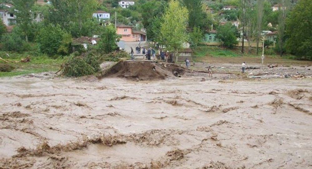 Qubada 1 uşağı və 30-a yaxın mal-qaranı sel aparıb