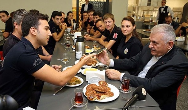 Binəli Yıldırım polis üçün elçilik etdi – VİDEO