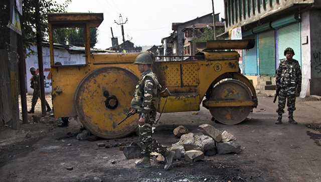 Hindistanda hərbi düşərgəyə hücum olub, 17 hərbçi ölüb