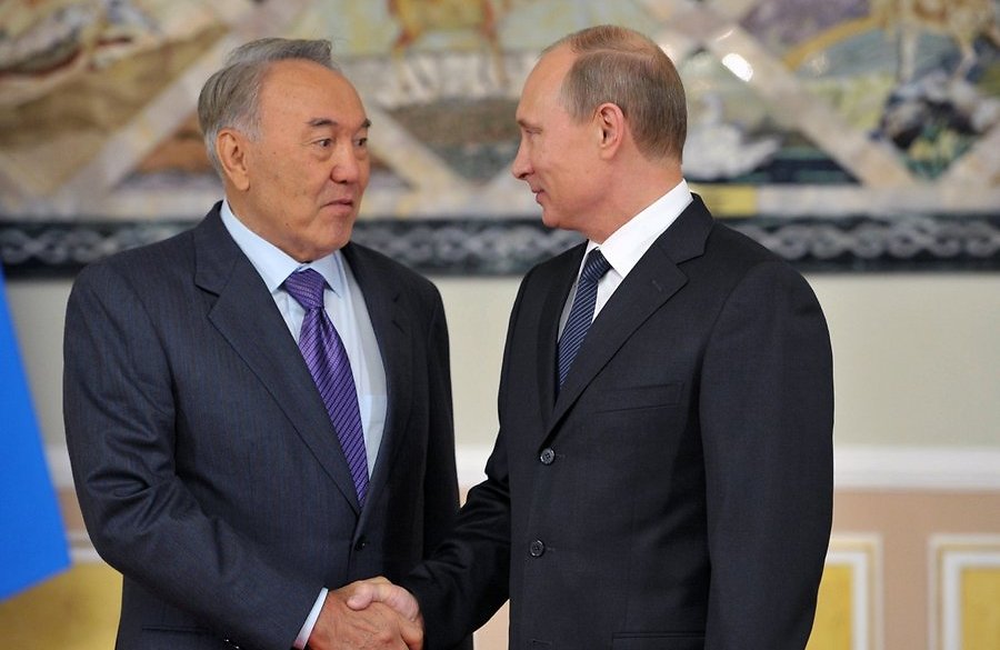 Putin Qazaxıstana gedir