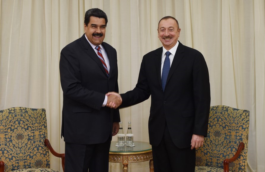 İlham Əliyev venesuelalı həmkarı ilə görüşdü