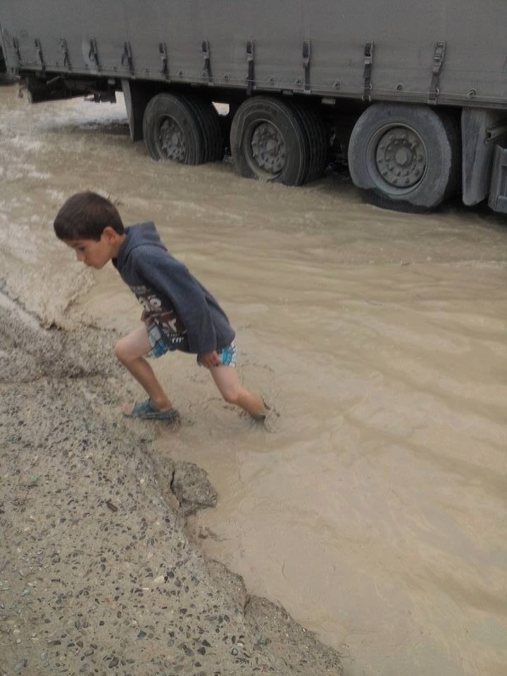 Təmiri acı bağırsaq kimi uzanan Binəqədi yolu…