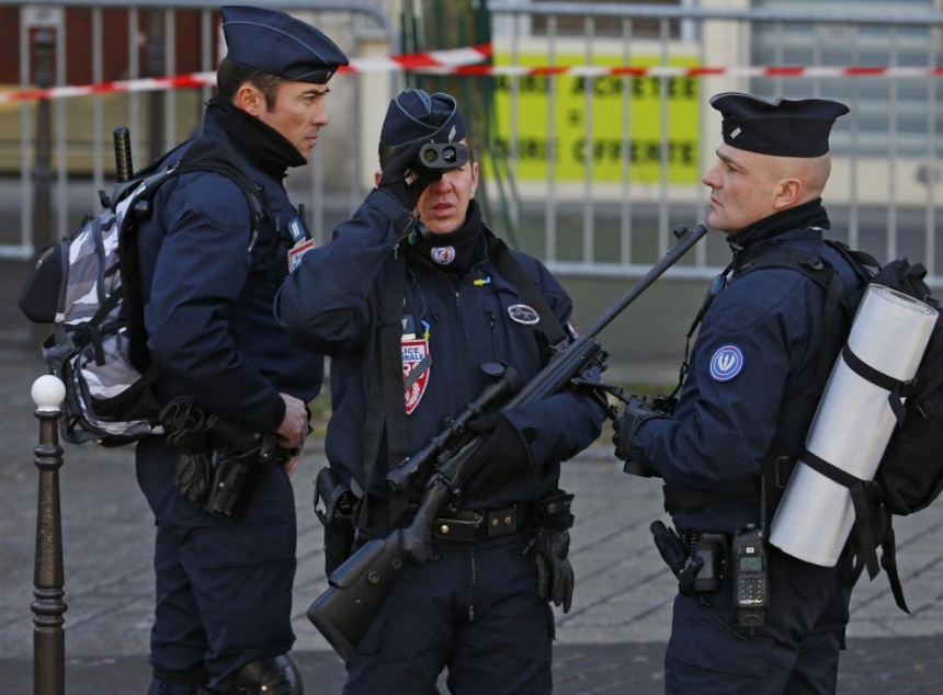 Parisdə polislər etiraz keçirir