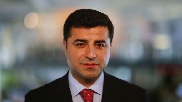 Səlahəddin Dəmirtaş və 10 deputat həbs olundu