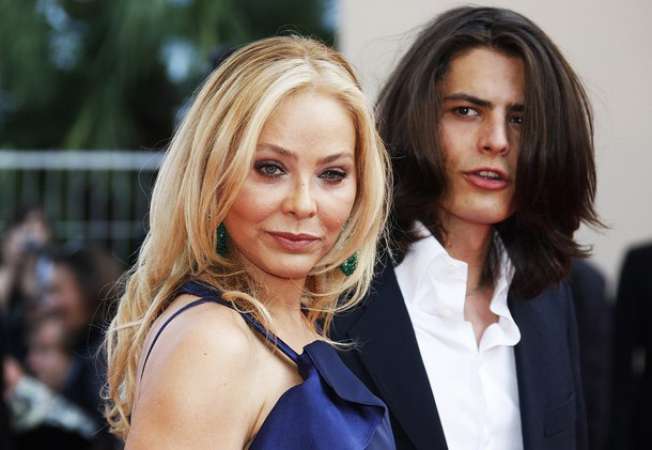 Ornella Muti Rusiya vətəndaşlığı almaq niyyətindədir