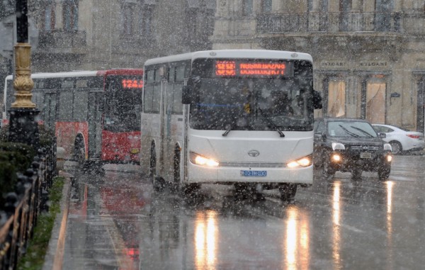 Bakıya yağış, rayonlara qar yağacaq