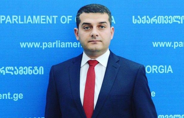 Deputat milli azlıqların problemlərini qabardıb