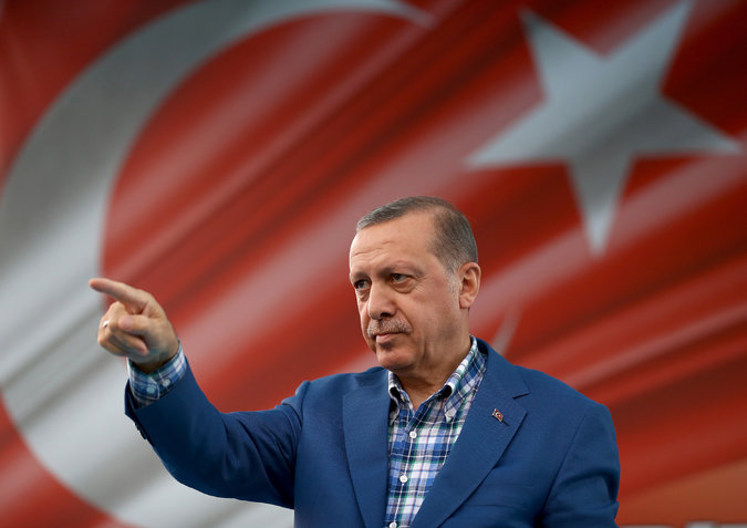 “Sənə nə? Həddinizi bilin, həddinizi!”