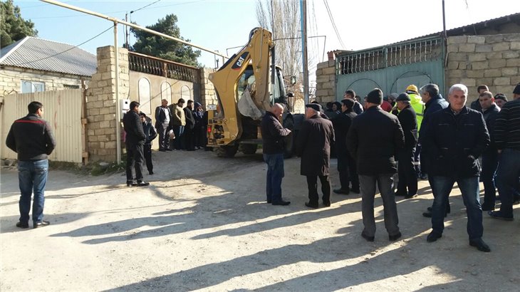 Metropolitenlə Binəqədi icra hakimiyyətinin qaranlıq tunel əməliyyatı