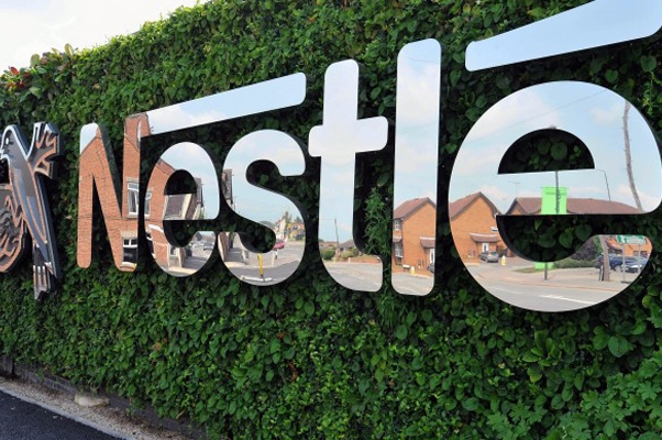 “Nestle” uşaq əməyinin istismarında günahlandırılır