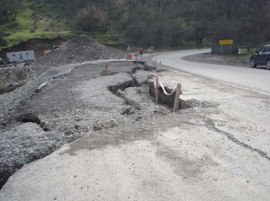 Şamaxı rayonunda yol çöküb, dörd kəndlə əlaqə çətinləşib