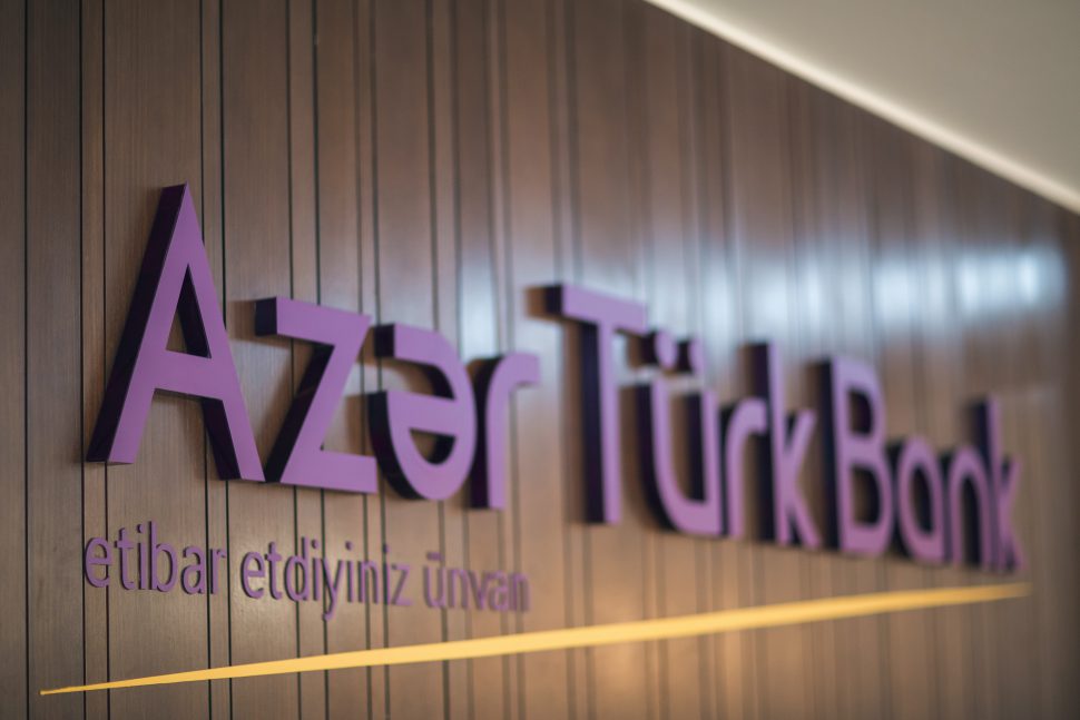 Azər-Türk Bank”da yoxlamalar-  – “qara bazar”a dollar daşınırmış