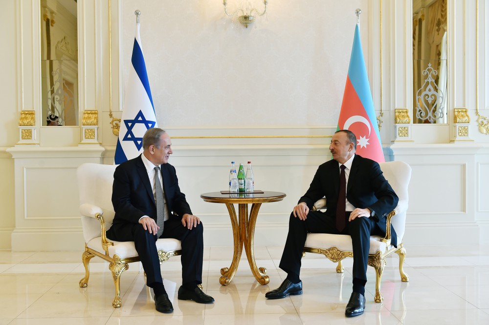 İlham Əliyev Netanyahu ilə təkbətək görüşdü