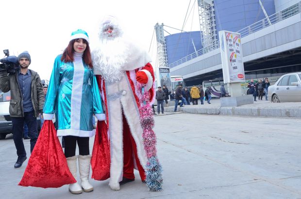 Avtovağzalda uşaqlara bayram sevinci  – FOTO