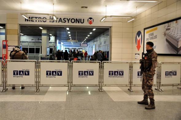 İstanbul metrosunda terror həyəcanı – VİDEO