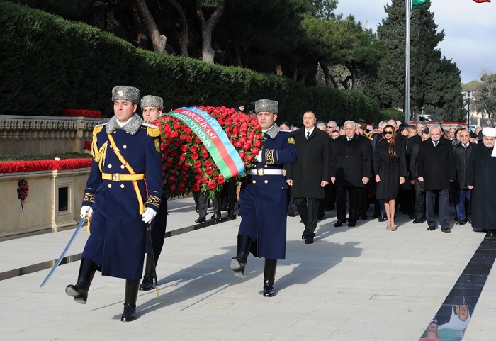 Prezident Şəhidlər Xiyabanını ziyarət etdi