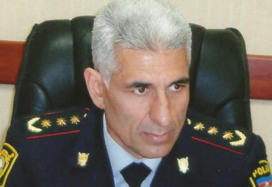 General-mayor sabiq nazirin maşınının saxlanılmasından danışdı