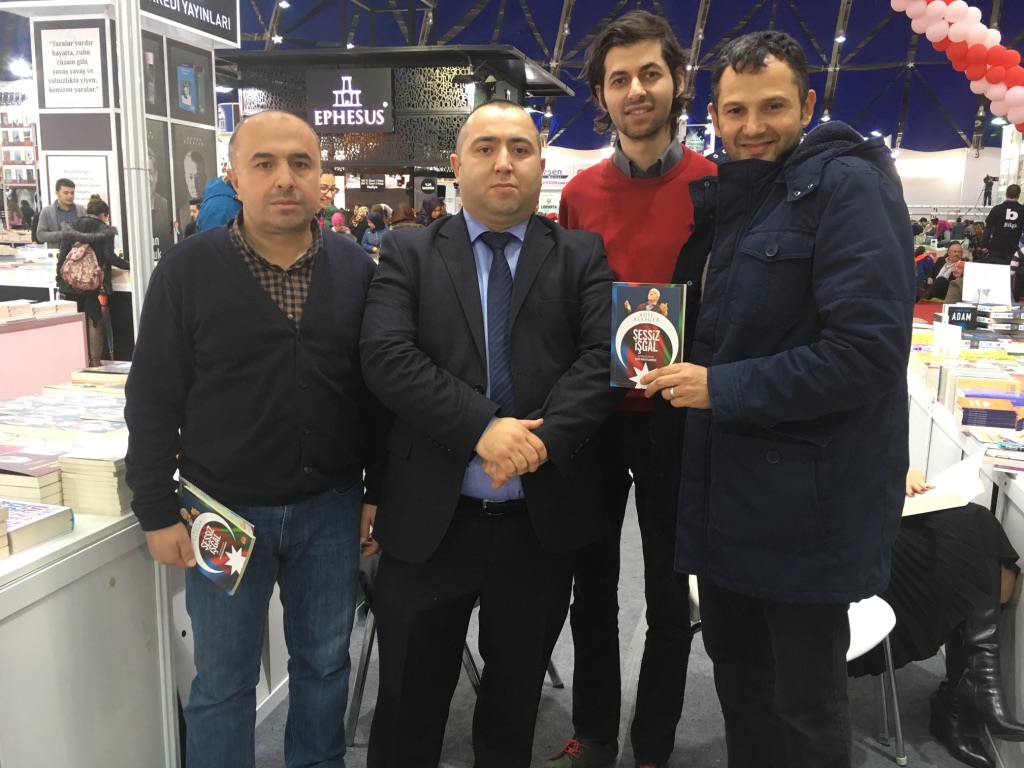 İspartada araşdırmaçı yazar Aqil Ələsgərin  imza günü keçirildi