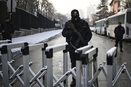 Türkiyə Niderland səfirinin ölkəyə giriş-çıxışını yasaqladı