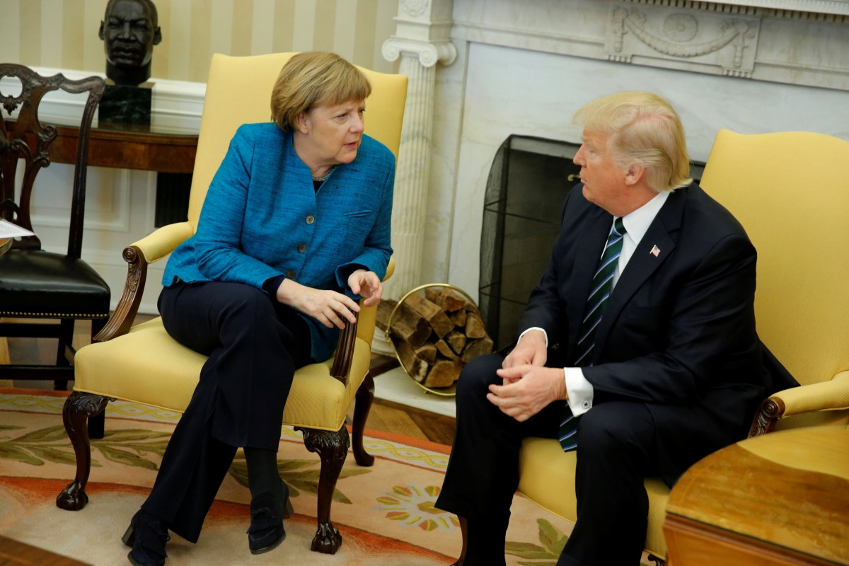 Ağ Ev Trampın Merkelin əlini sıxmamasına aydınlıq gətirdi