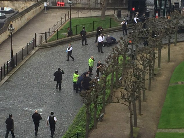 Londonda terror hücumu – Böyük Britaniya parlamenti hədəfdə – VİDEO